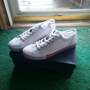 Y2k Tommy hilfiger Reno tennis shoes 10.5 m vintage  new